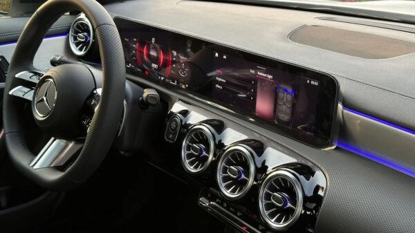 Mercedes Benz CLA 200 (2026 Full options AMG)