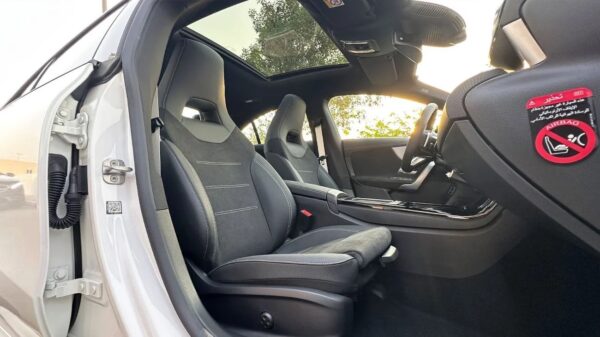 Mercedes Benz CLA 200 (2026 Full options AMG)