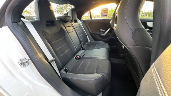 Mercedes Benz CLA 200 (2026 Full options AMG)