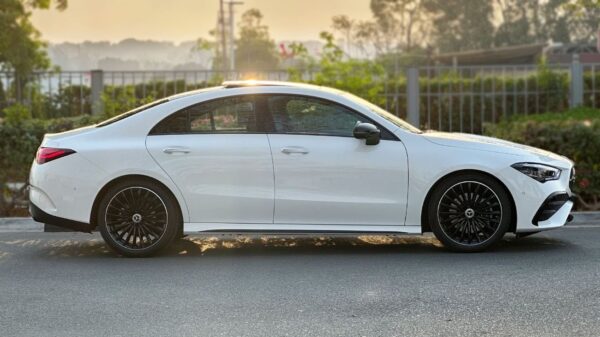 Mercedes Benz CLA 200 (2026 Full options AMG)