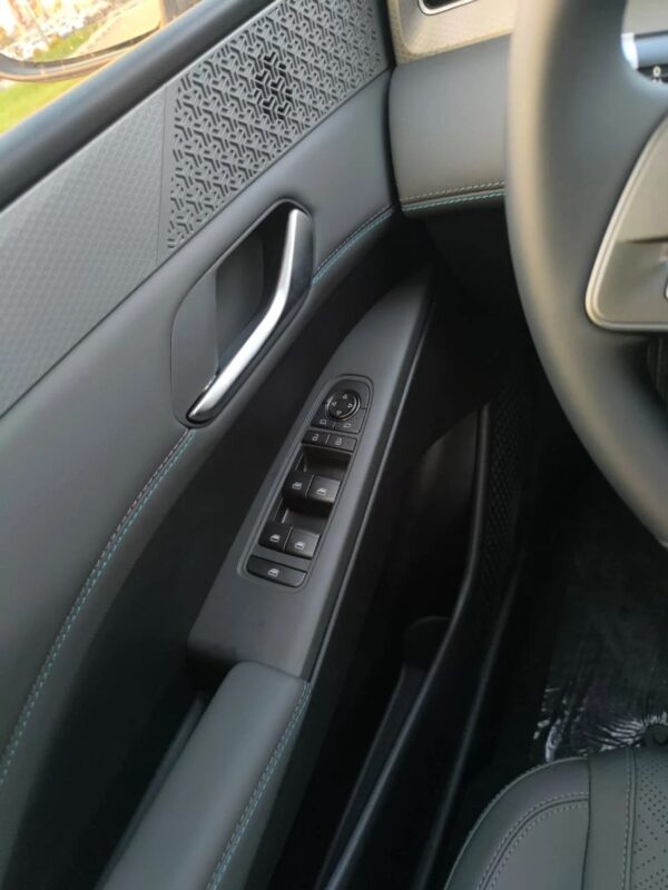 BYD QIN (PLUG IN HYBRID)