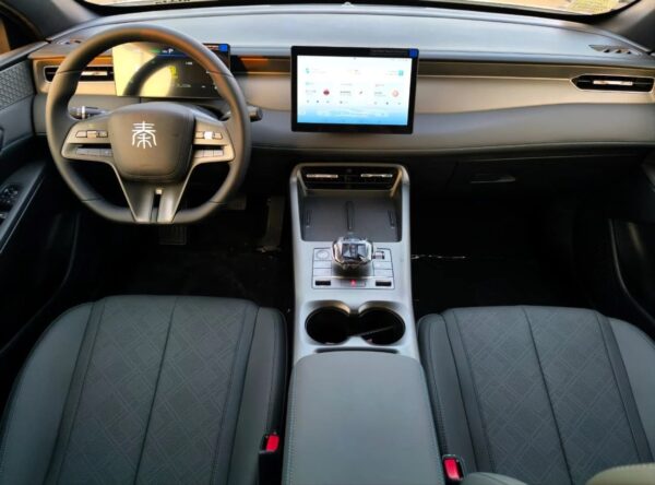 BYD QIN (PLUG IN HYBRID)