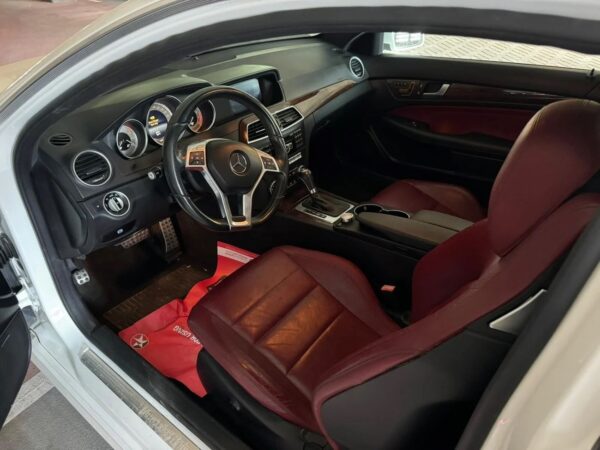 Mercedes Benz C250 (2015)