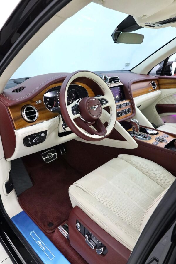 Bentley Bentayga Azure (Brand New)