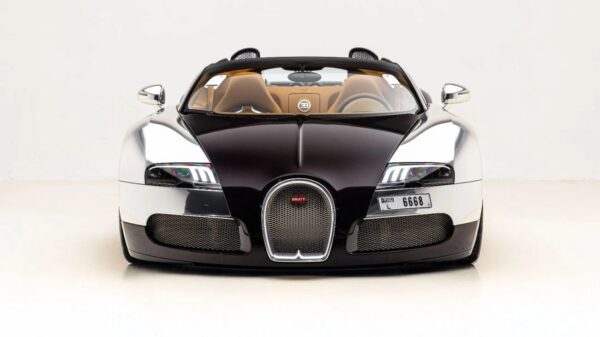 Bugatti Veyron – 1 of 3