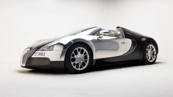 Bugatti Veyron – 1 of 3