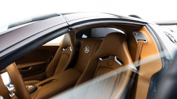 Bugatti Veyron – 1 of 3