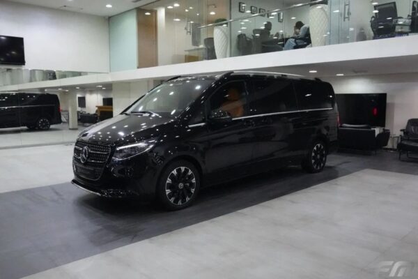 Mercedes Benz V-300 (VIP BUSINESS VAN)