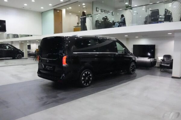 Mercedes Benz V-300 (VIP BUSINESS VAN)