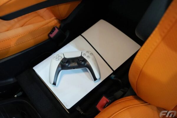 Mercedes Benz V-300 (VIP BUSINESS VAN)