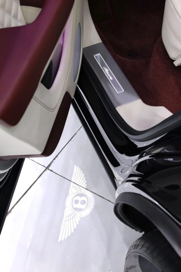 Bentley Bentayga Azure (Brand New)