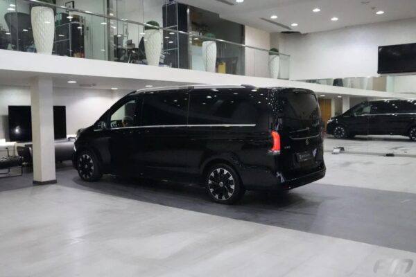 Mercedes Benz V-300 (VIP BUSINESS VAN)
