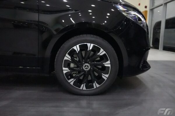 Mercedes Benz V-300 (VIP BUSINESS VAN)